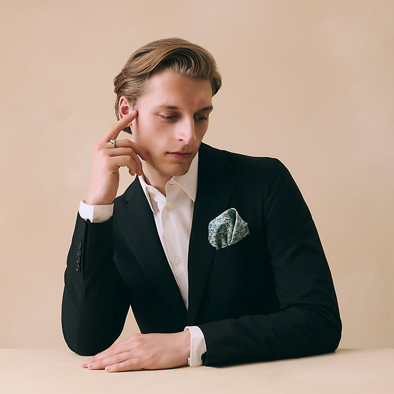 ポケットチーフ 《モビリテ・ドゥース》 | Hermès - エルメス-公式サイト